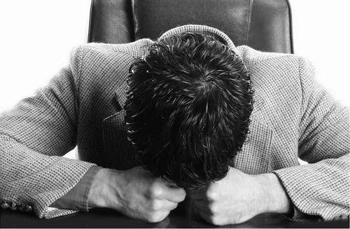 雙面人生：年薪百萬(wàn)背后，疾病和意外從不缺席
