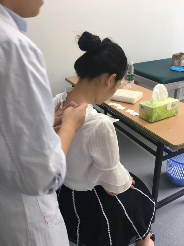 夏日炎炎，國(guó)康“三伏貼”養(yǎng)生活動(dòng)走進(jìn)華為