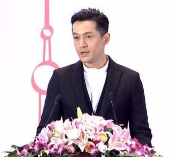 胡歌伴母抗癌30年，現(xiàn)場演講驚醒所有人！